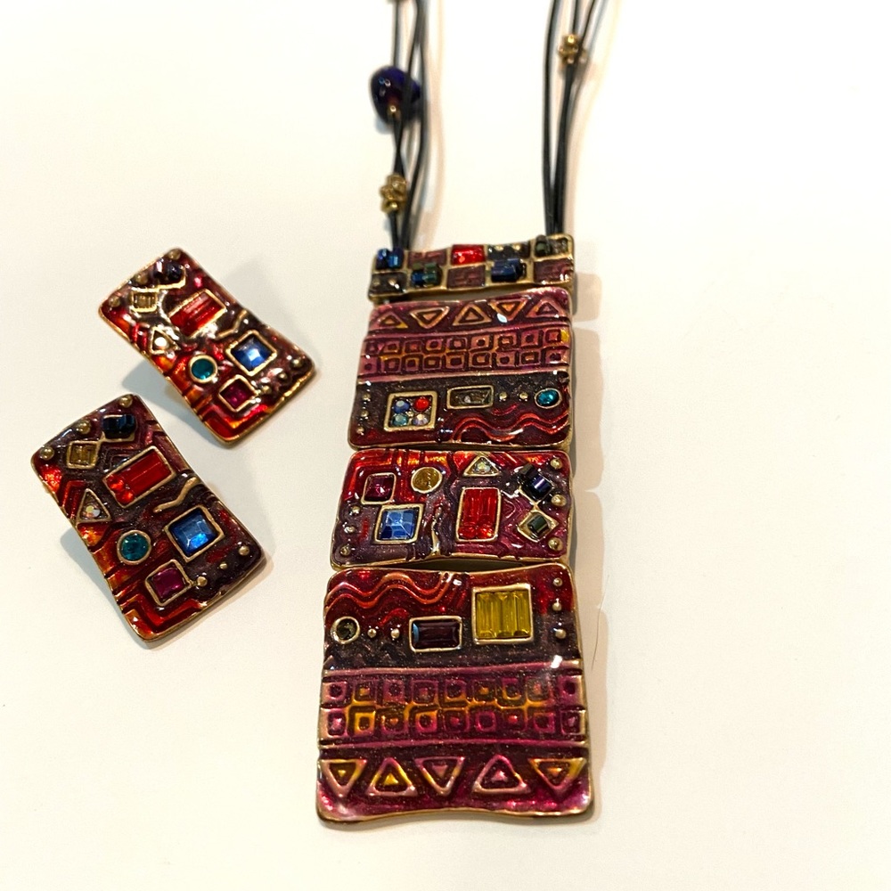 Necklace and earrings set